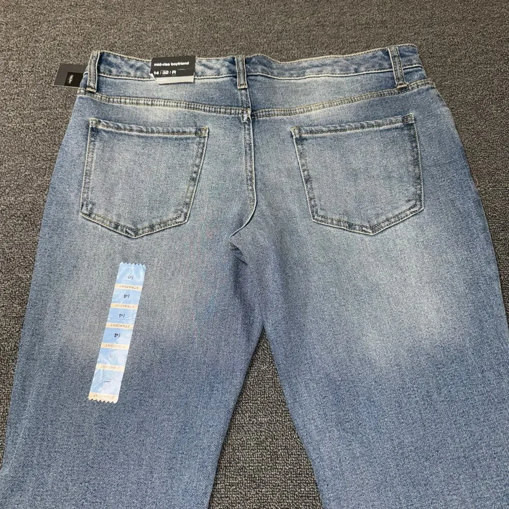 NWT Mossimo Mid-Rise Boyfriend‎ Jeans Women's Size 14 Regular Medium Wash Casual